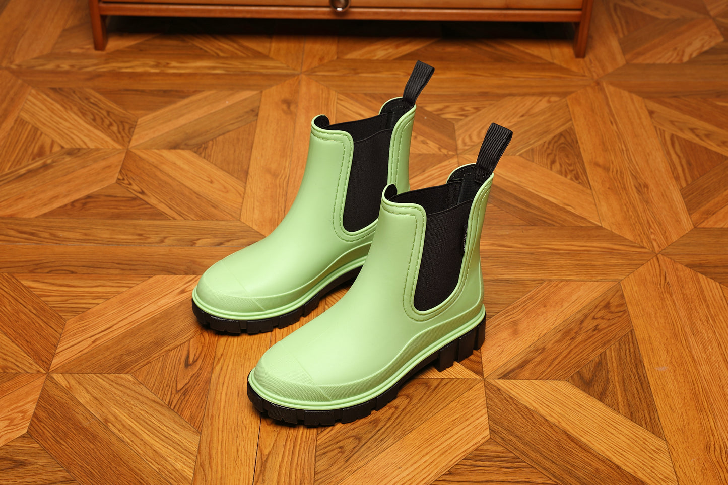 LIGHT GREEN